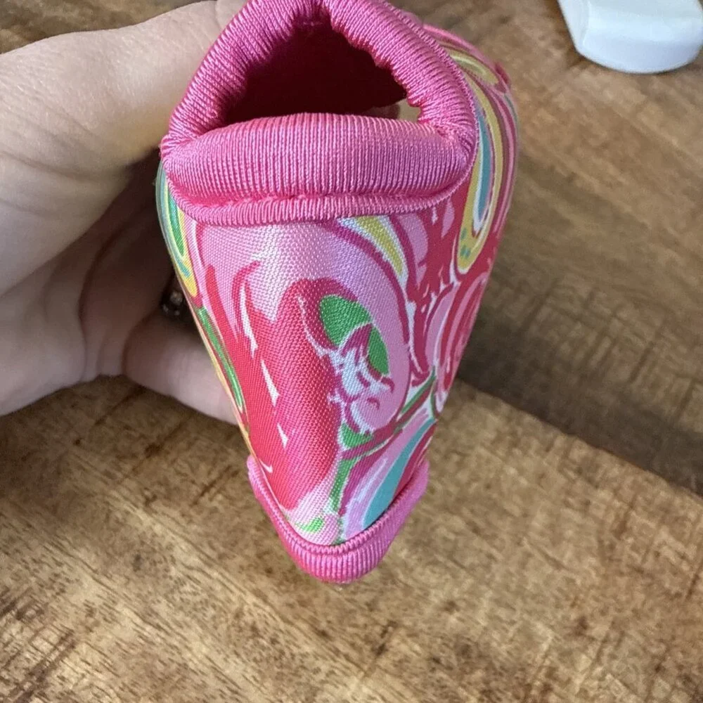 Lilly Pulitzer Drink Hugger Koozie Pink Flamingos Pattern Pink, Green, Blue